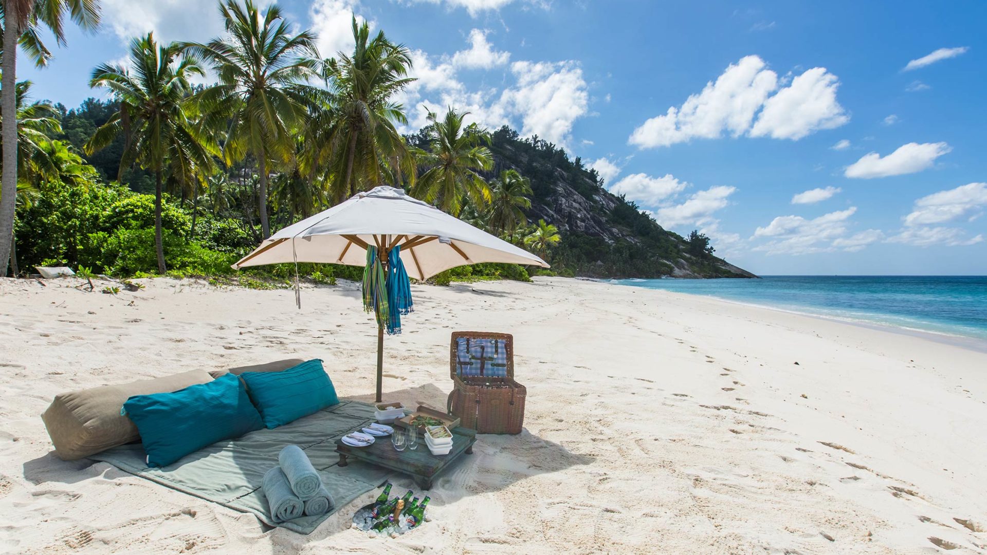 Миниатюрный остров. North Island Seychelles. North Island, Seychelles Норт. Норд Айленд Сейшелы хозяин. Норд Айленд Сейшелы владелец.